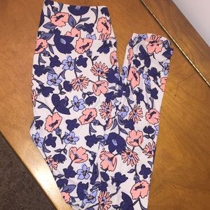 LuLaRoe OS Beautiful Flower Leggings